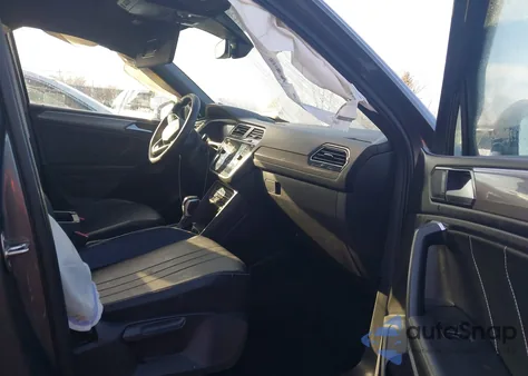 2023 Volkswagen Tiguan 2.0T Se R-Line Black z USA, uszkodzony, nr VIN 3VVCB7AX7PM138672